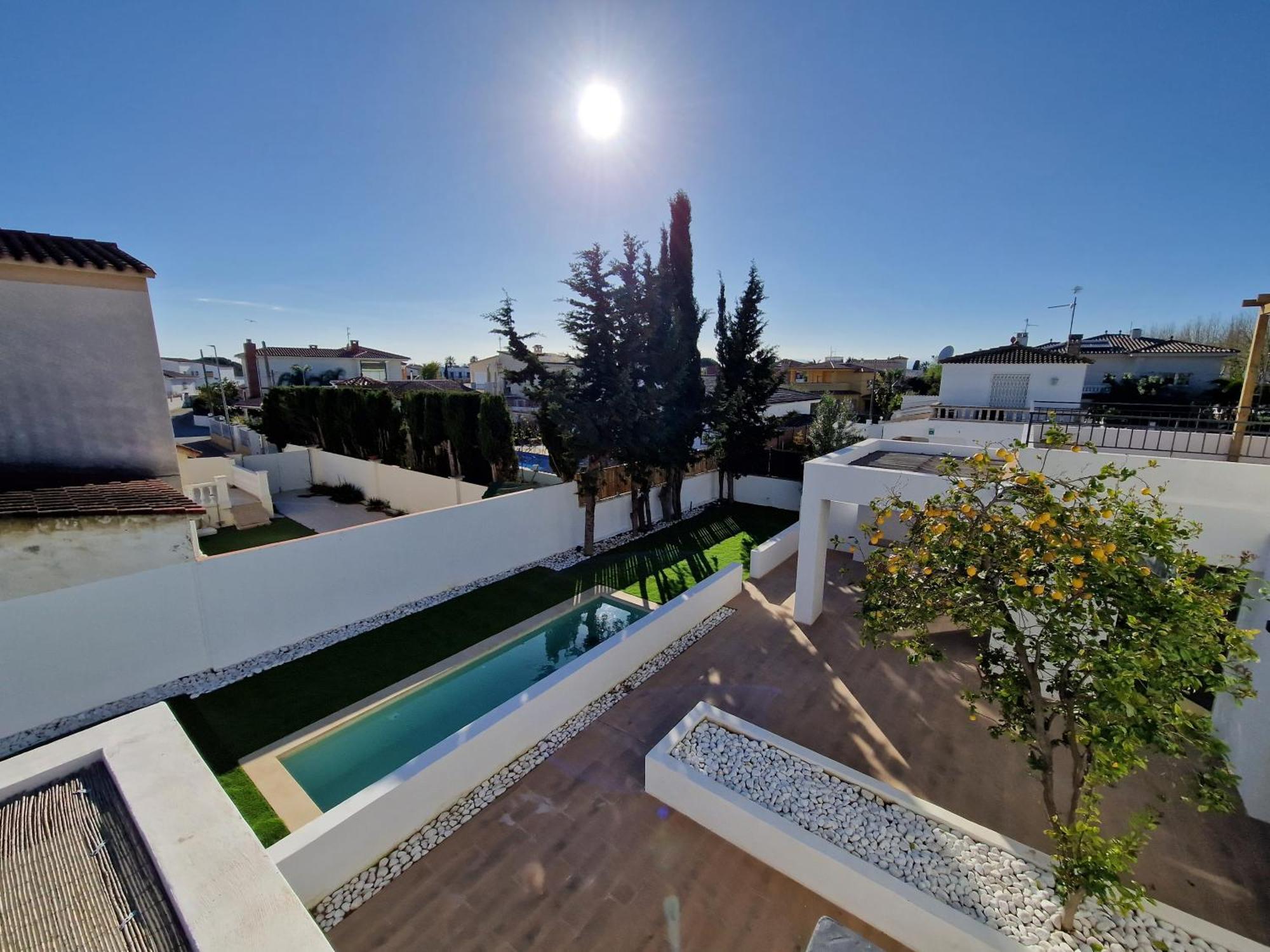 Gorgot P1 I Apartamento Con Terraza Y Piscina Comunitaria Cerca De La Playa Empuriabrava Exterior foto