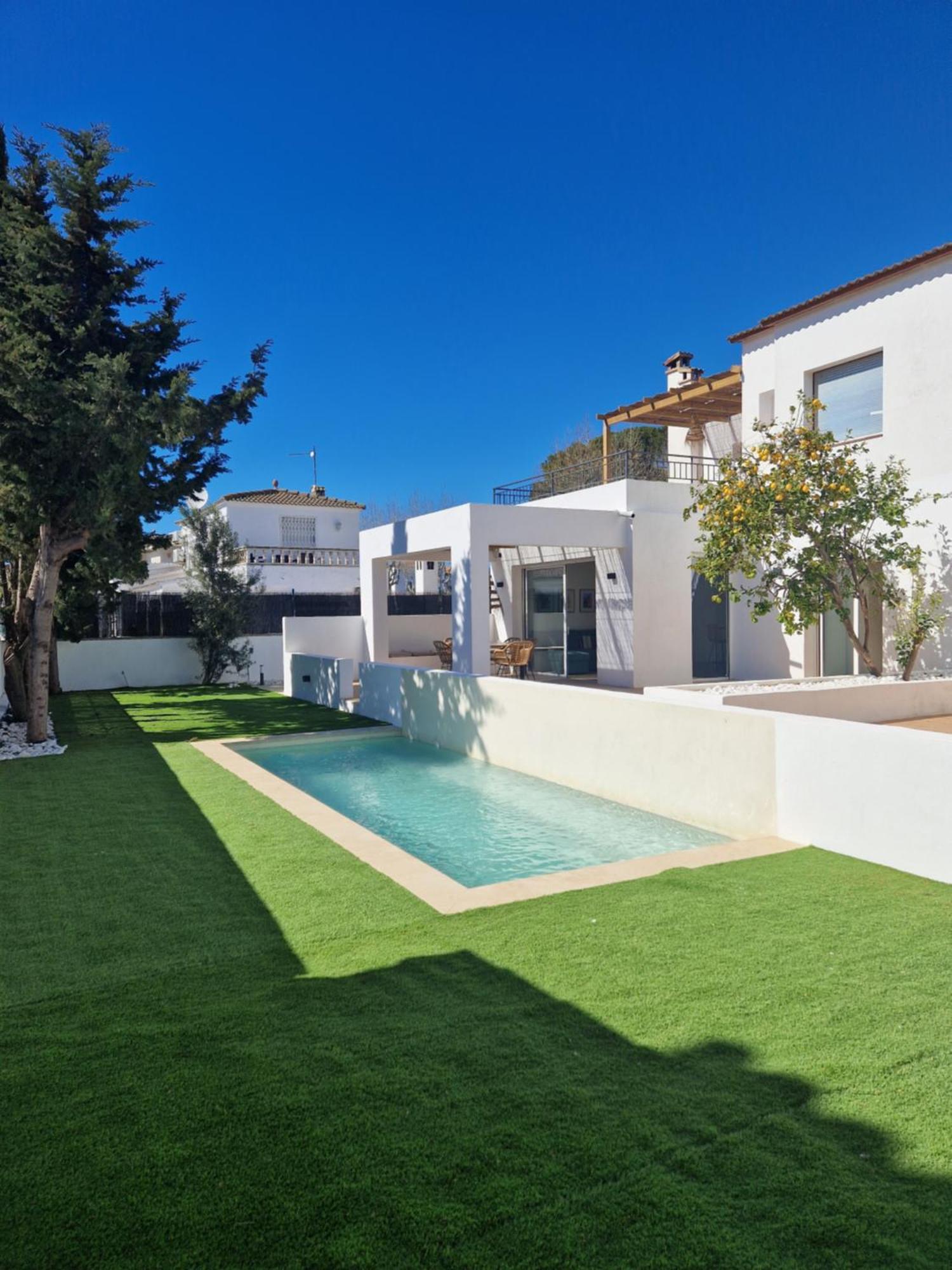 Gorgot P1 I Apartamento Con Terraza Y Piscina Comunitaria Cerca De La Playa Empuriabrava Exterior foto